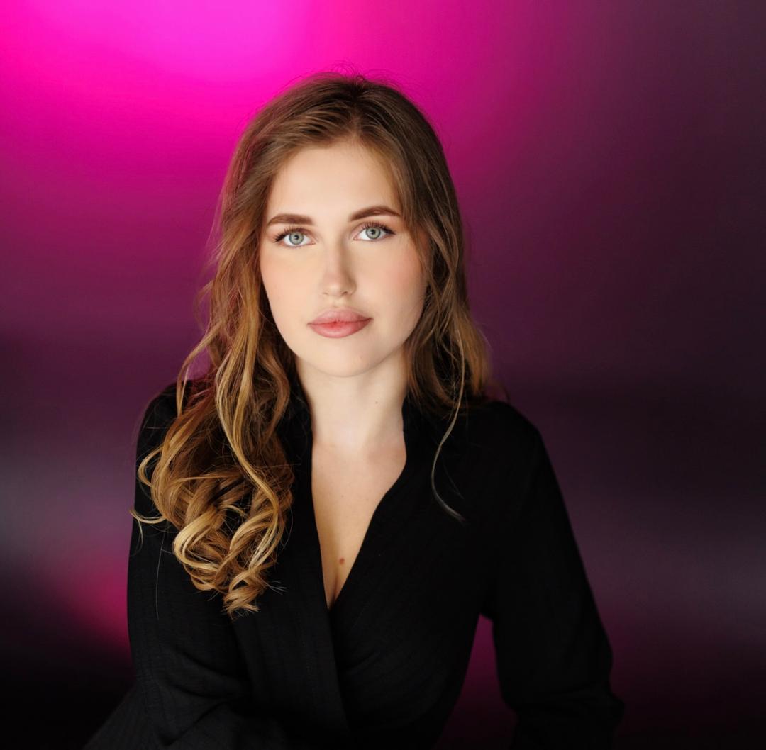 Преподаватель Карина